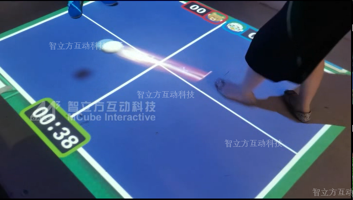 零售发展最新趋势？金年会 金字招牌诚信至上地面互动投影助力亲子餐厅实体引流吸睛！